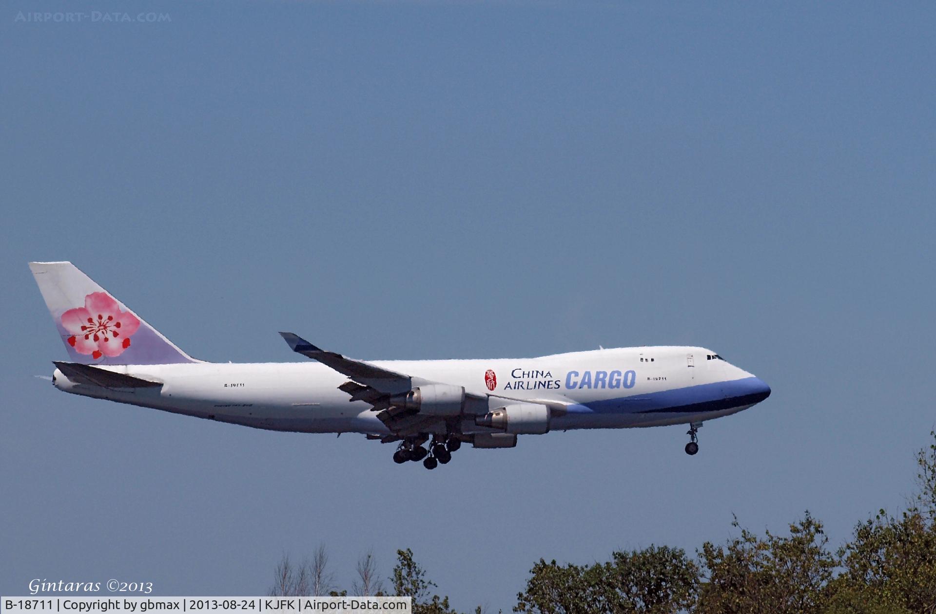 B-18711, 2002 Boeing 747-409F/SCD C/N 30768, Final approach to JFK