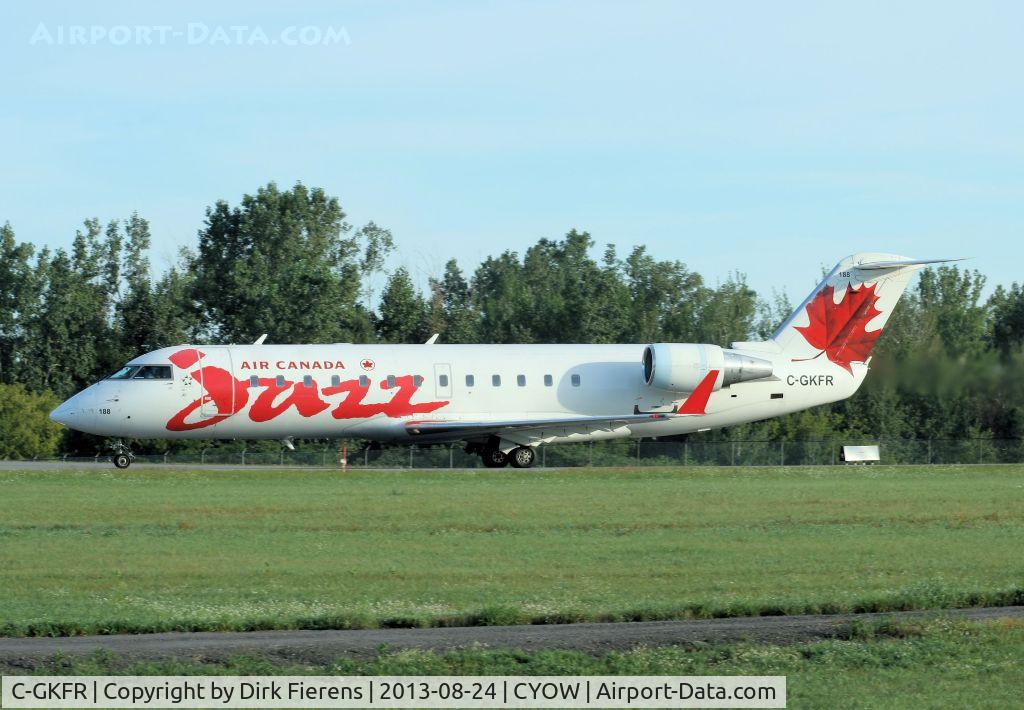 C-GKFR, 1999 Bombardier CRJ-200ER (CL-600-2B19) C/N 7330, Leaving for Reagan National (KDCA) from rwy 25