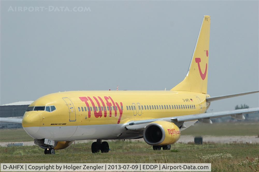 D-AHFX, 2001 Boeing 737-8K5 C/N 30416, On taxi to rwy 08L...
