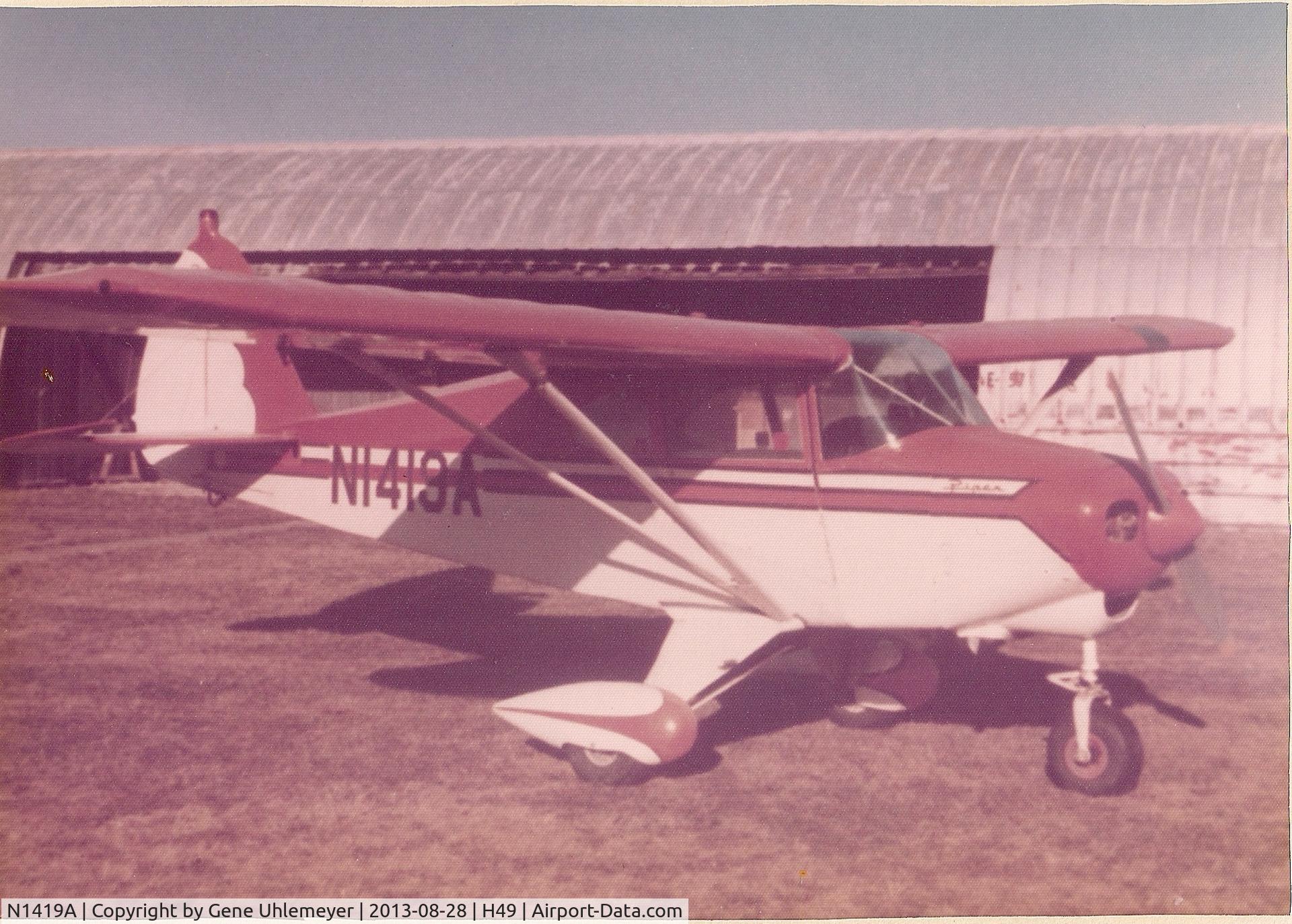 N1419A, Piper PA-22 C/N 22-332, 1974 at Sackman Field Columbia, IL (H49) I was 9 when my Dad owned this airplane. Many hours in the right seat :)
FAA shows aircrafdt as de-registered. Curious as to where it is now...