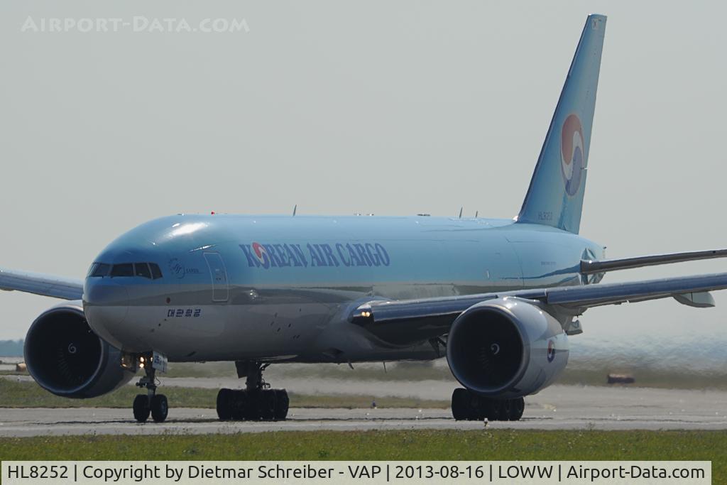 HL8252, 2012 Boeing 777-FB5 C/N 37638, Korean AIr Boeing 777-200