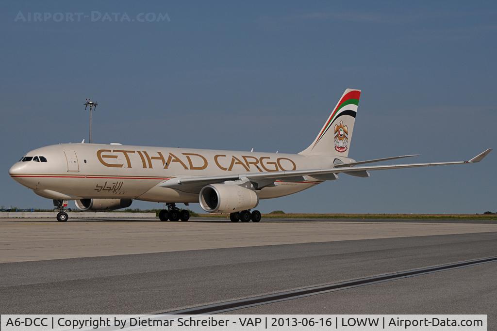 A6-DCC, 2013 Airbus A330-243F C/N 1414, Etihad Airbus 330-200