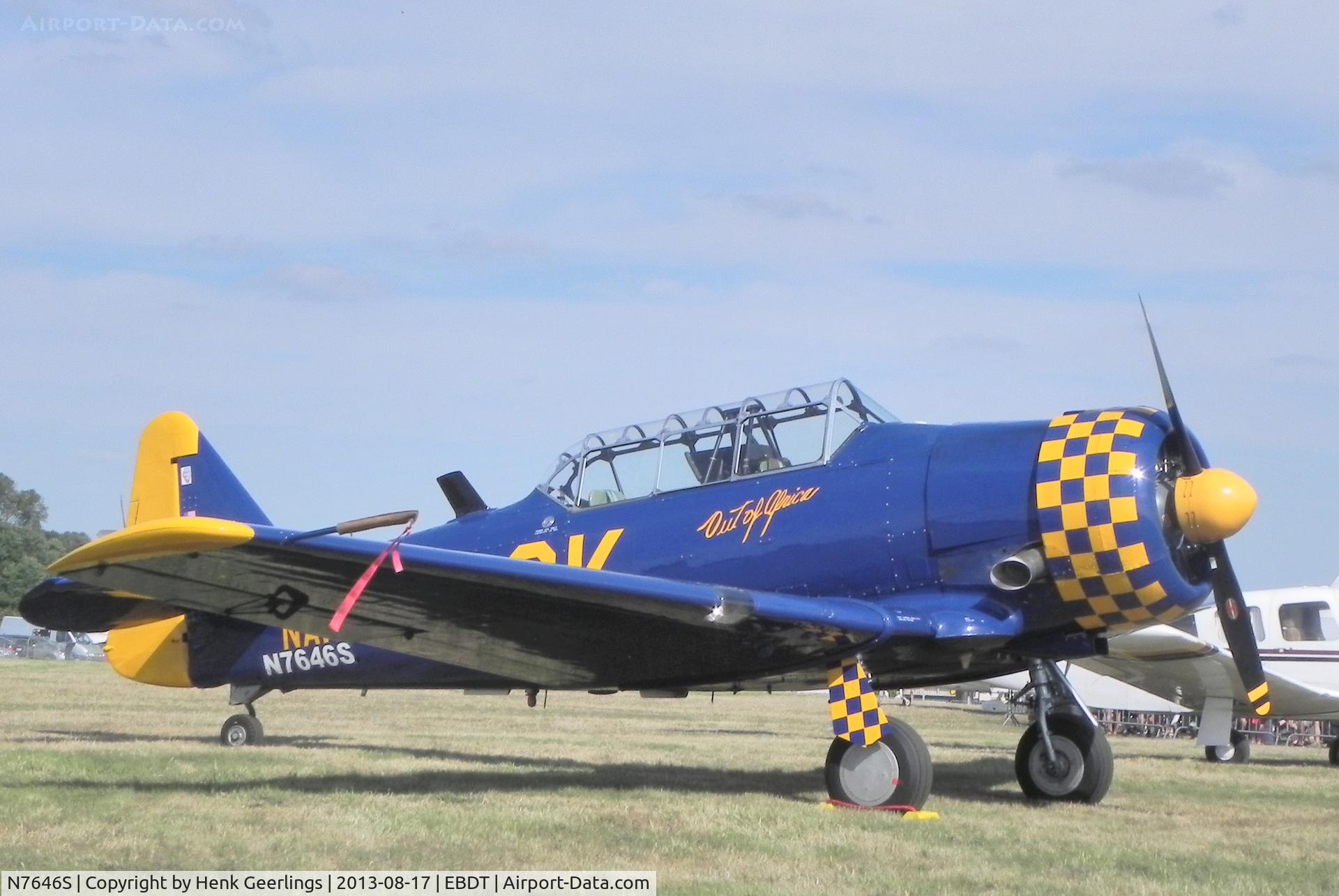 N7646S, North American SNJ-4 Texan C/N 88-13050, Schaffen - Diest ,Belgium: Oldtimer Fly In , Aug 2013