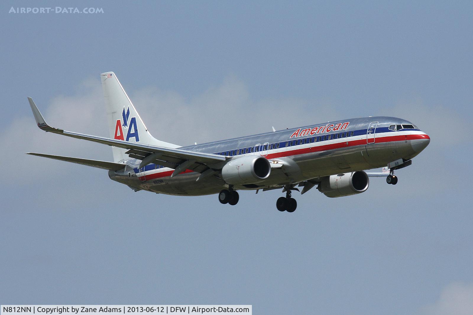 N812NN, 2009 Boeing 737-823 C/N 33520, Landing at DFW Airport