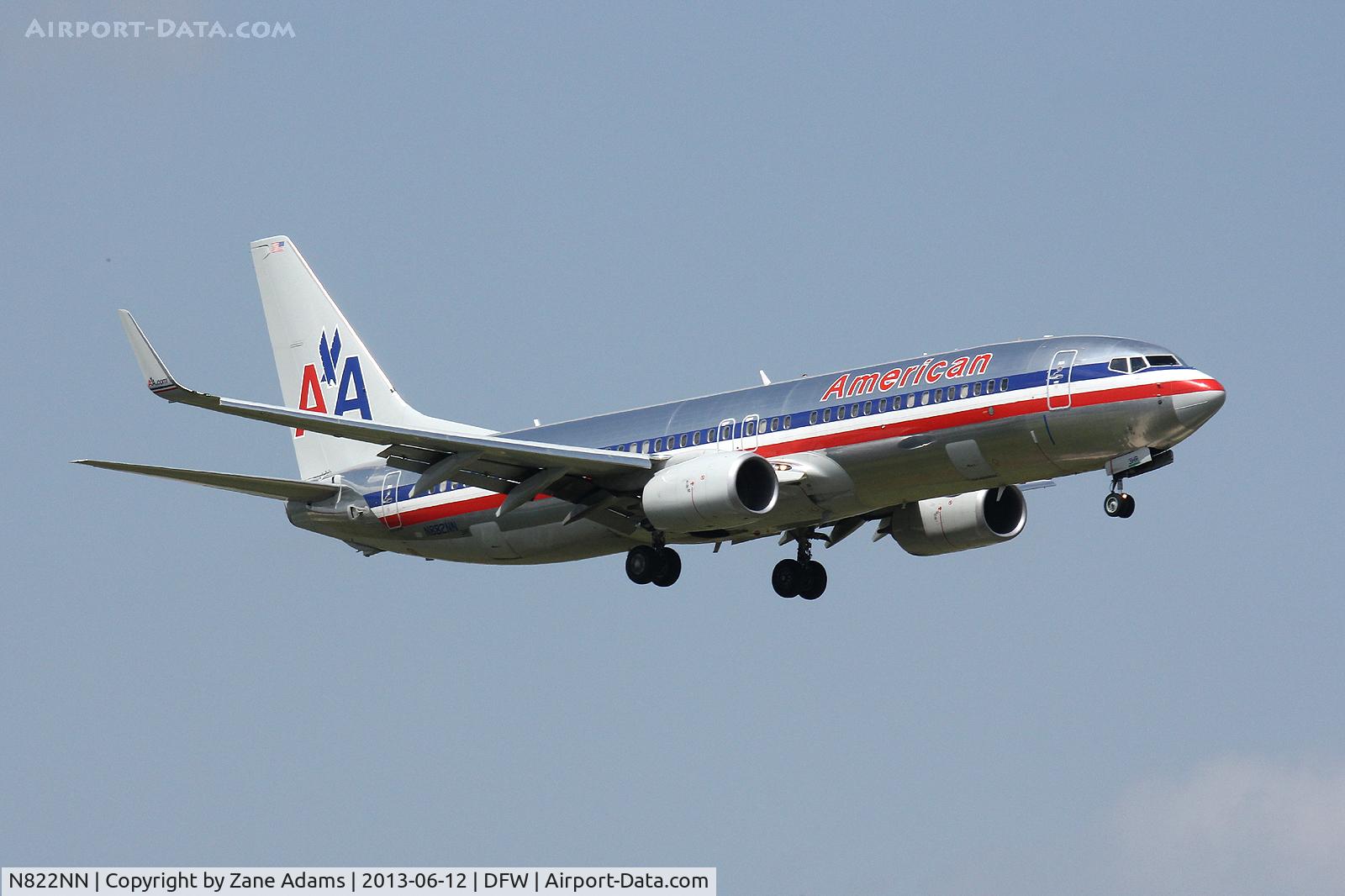 N822NN, 2009 Boeing 737-823 C/N 31085, Landing at DFW Airport