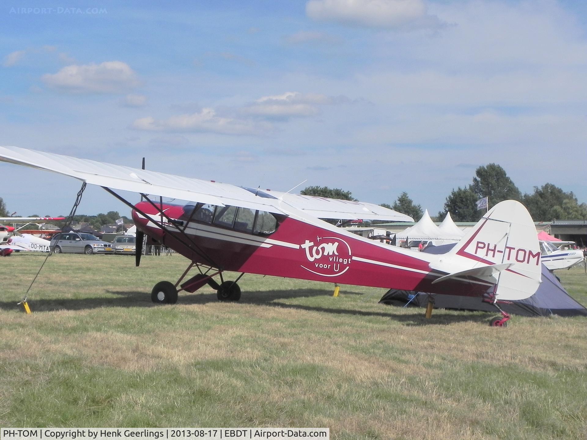 PH-TOM, Piper PA-18A Super Cub Super Cub C/N 18-5121, Schaffen - Diest Belgium. Oldtimer Fly In , Aug 2013