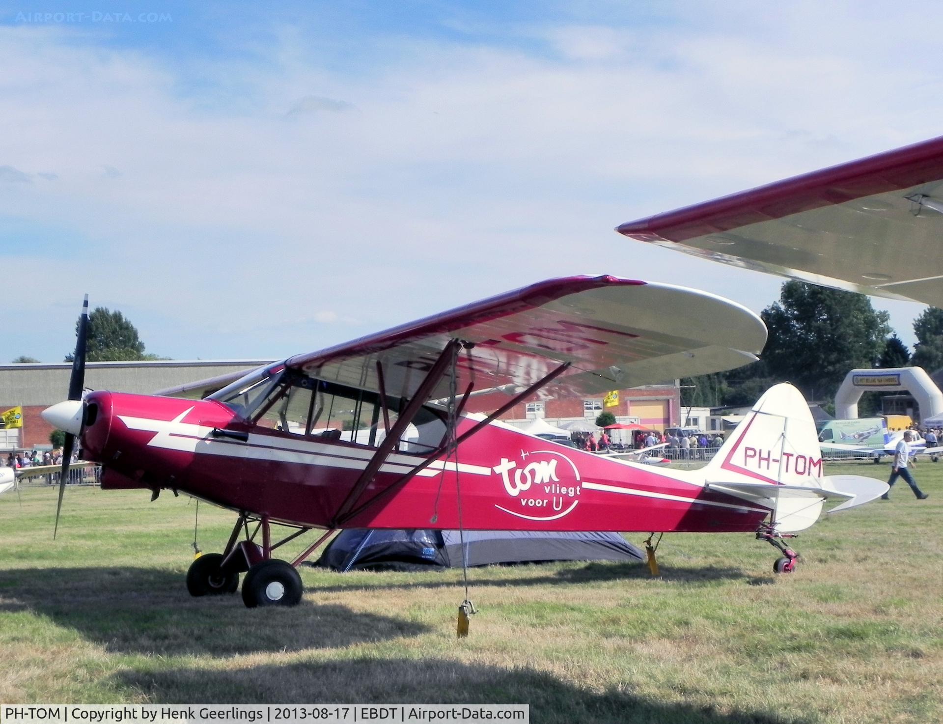 PH-TOM, Piper PA-18A Super Cub Super Cub C/N 18-5121, Schaffen - Diest Belgium. Oldtimer Fly In , Aug 2013