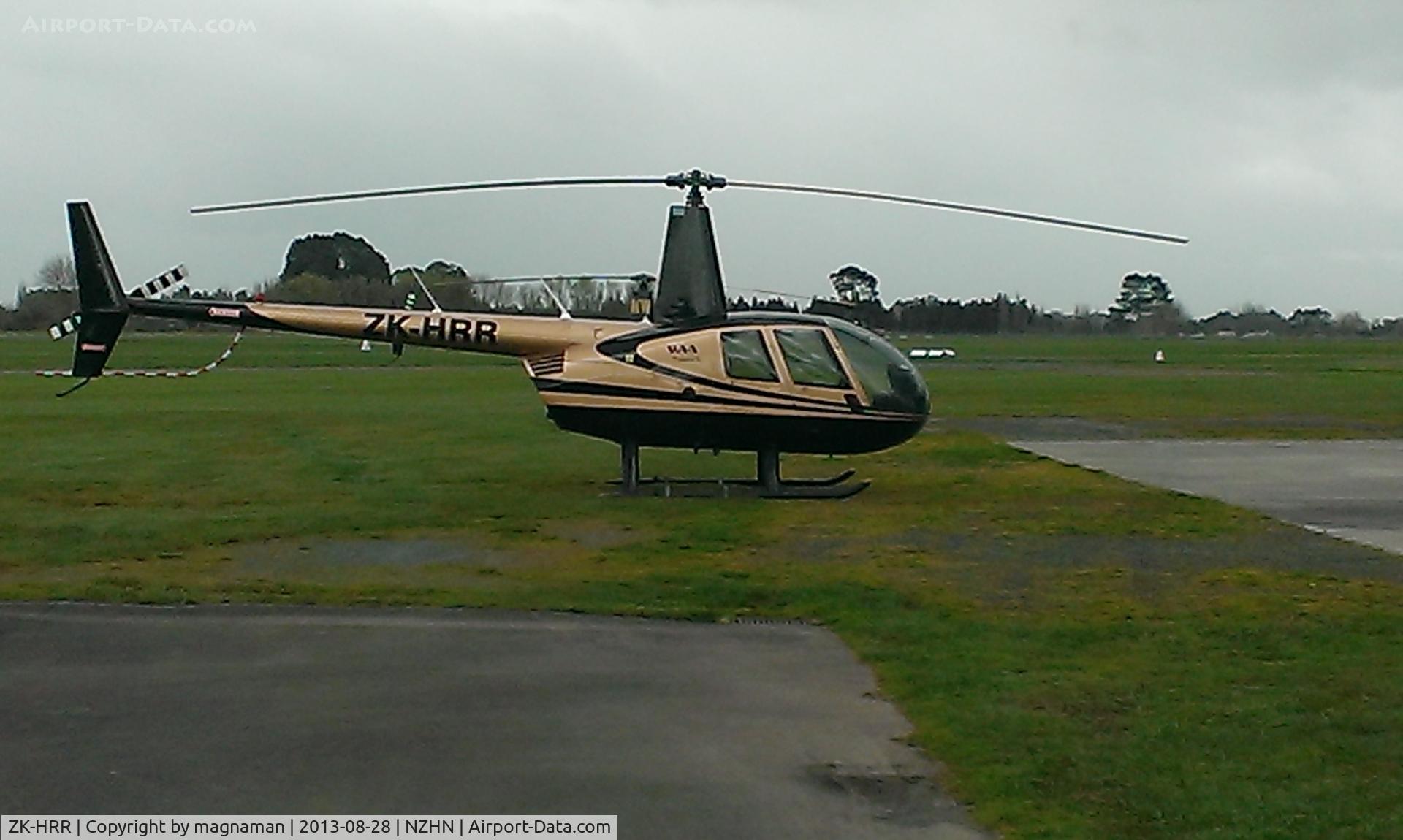 ZK-HRR, Robinson R44 II C/N 10084, Saw this at Tokoroa about 4 years ago when travelling. Nice to see it again at my 