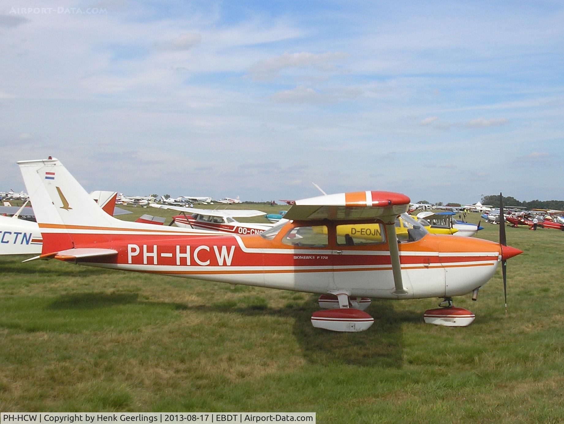 PH-HCW, Reims F172M Skyhawk C/N 1011, Schaffen - Diest Oldtimer Fly In , Belgium , Aug 2013
