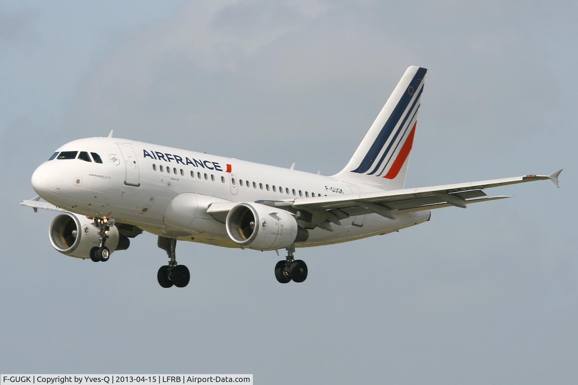 F-GUGK, 2005 Airbus A318-111 C/N 2601, Airbus A318-111, Short approach rwy 25L, Brest-Bretagne Airport (LFRB-BES)