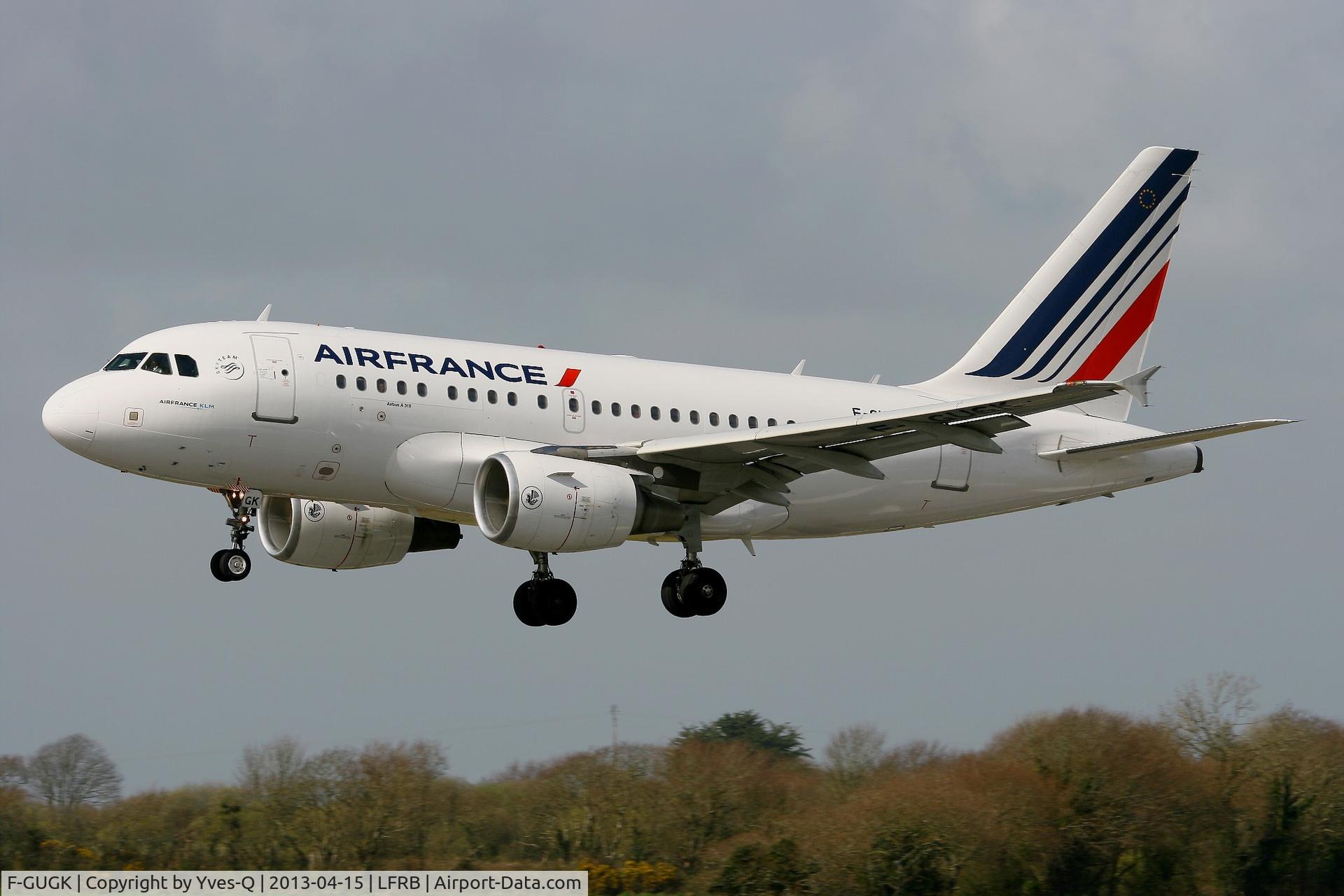F-GUGK, 2005 Airbus A318-111 C/N 2601, Airbus A318-111, On final rwy 25L, Brest-Bretagne Airport (LFRB-BES)