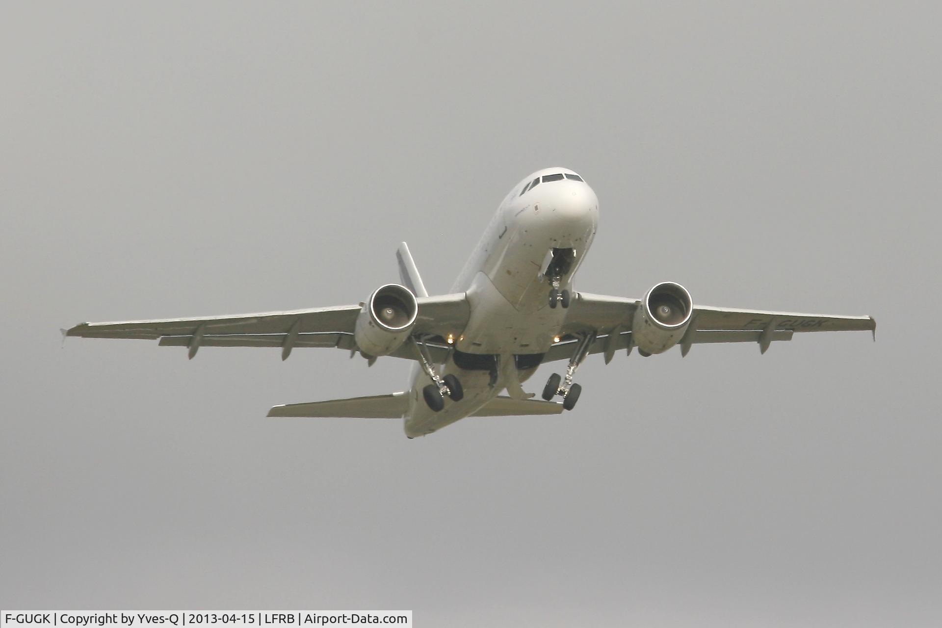 F-GUGK, 2005 Airbus A318-111 C/N 2601, Airbus A318-111, Take off rwy 07R, Brest-Bretagne Airport (LFRB-BES)