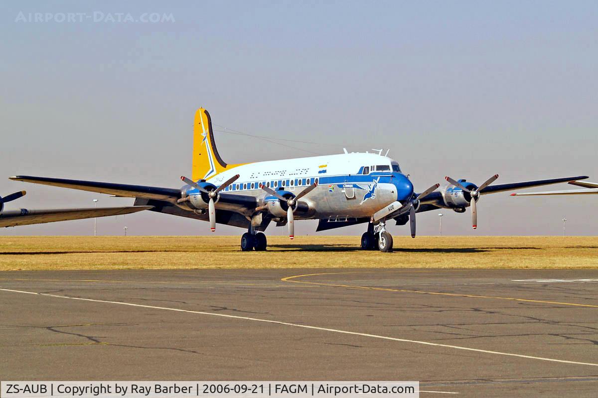 ZS-AUB, 1946 Douglas DC-4-1009 Skymaster C/N 42984, Douglas DC-4-1009 Skymaster [42984] (South African Airways Historic Flight) Johannesburg-Rand~ZS 21/09/2006