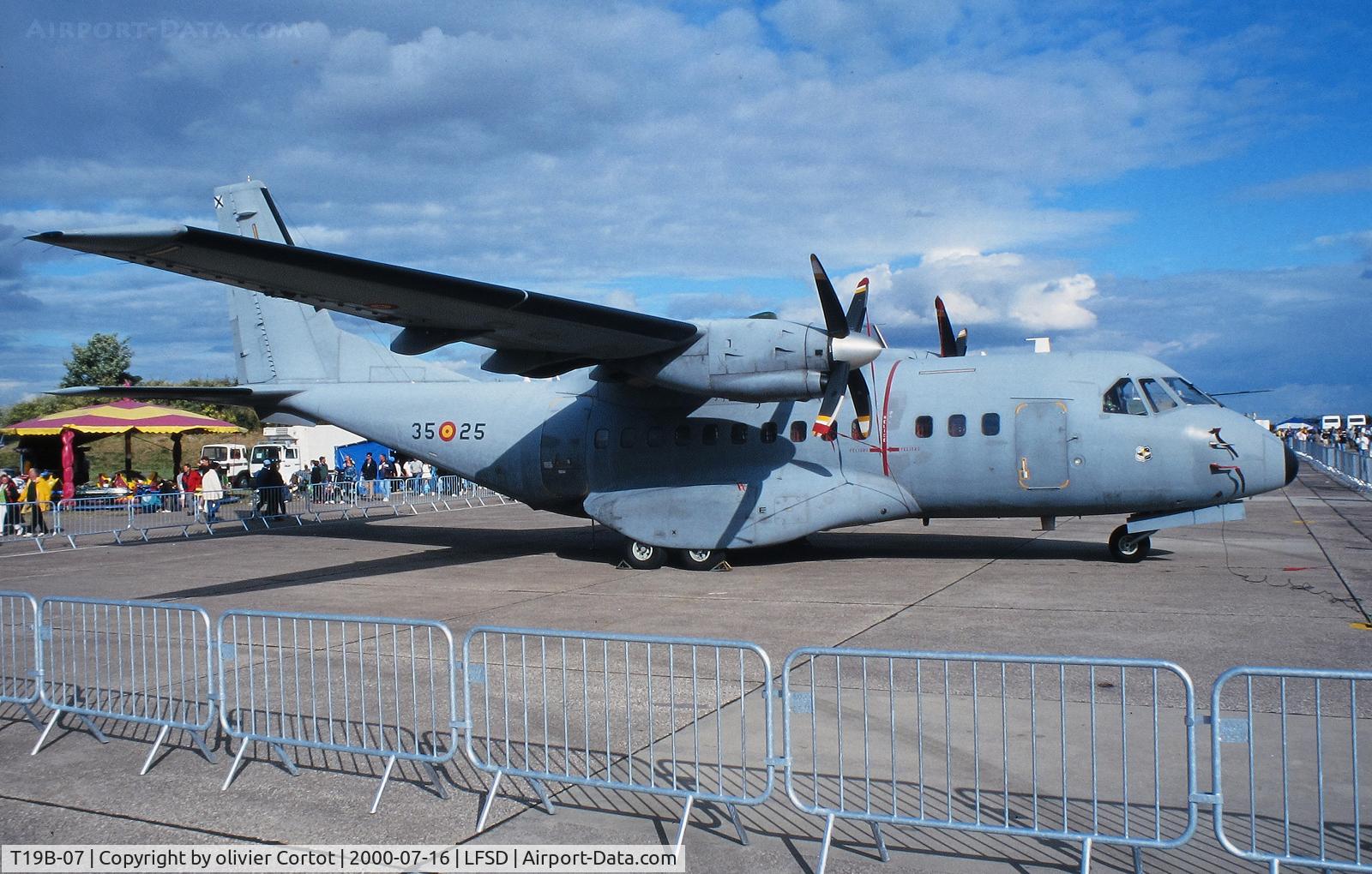 T19B-07, 1990 Airtech CN-235-100M C/N C038, Dijon airshow 2000