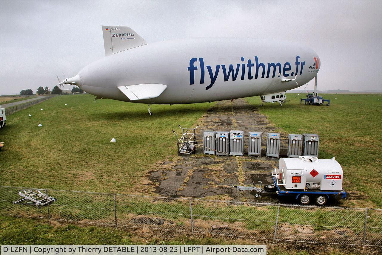 D-LZFN, 1997 Zeppelin LZ N07-100 C/N 001, Airship Paris, View, 5 meters high