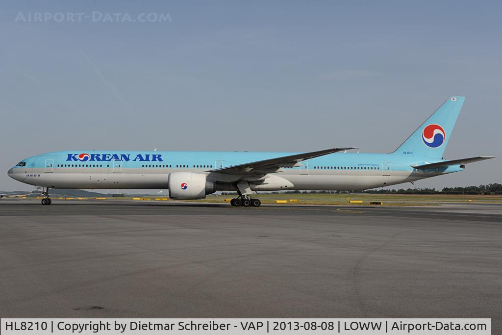 HL8210, 2010 Boeing 777-3B5/ER C/N 40377, Korean Air Boeing 777-300