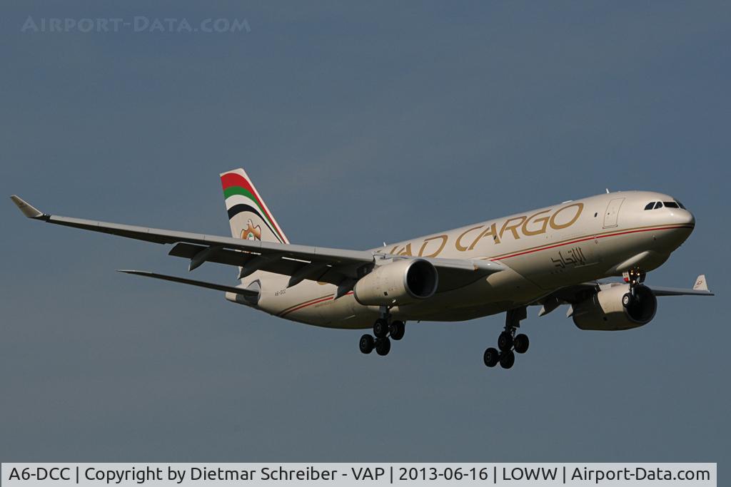 A6-DCC, 2013 Airbus A330-243F C/N 1414, Etihad Airbus 330-200