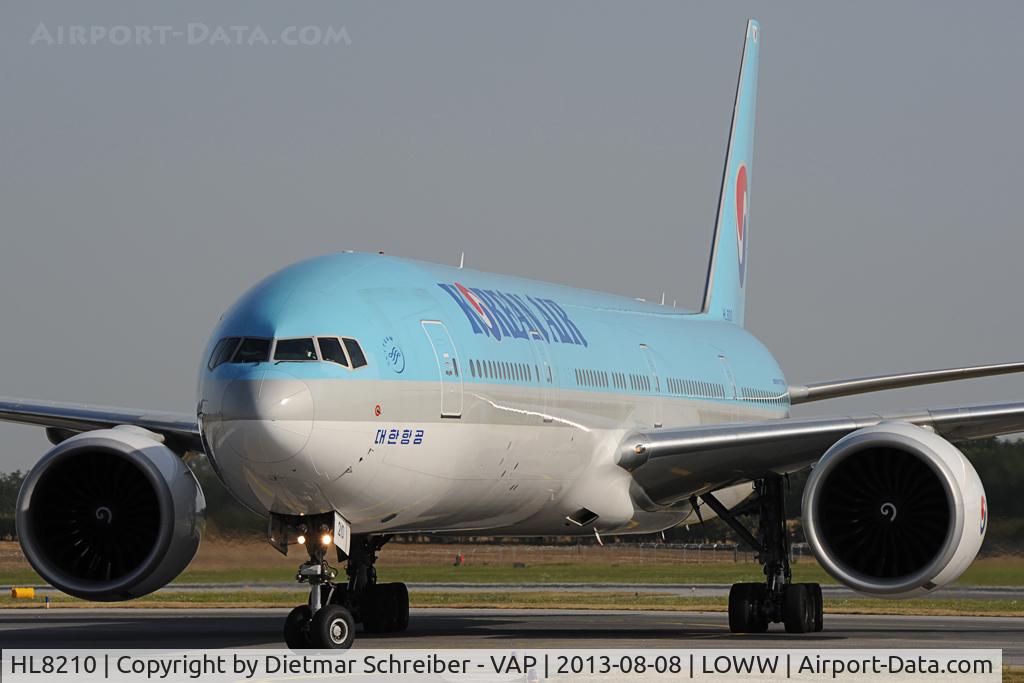 HL8210, 2010 Boeing 777-3B5/ER C/N 40377, Korean Air Boeing 777-300