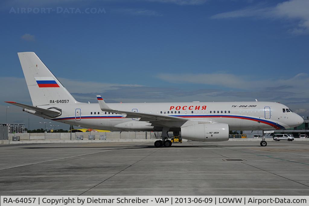 RA-64057, Tupolev 204-300 C/N 64057, Rossija Tupolev 204