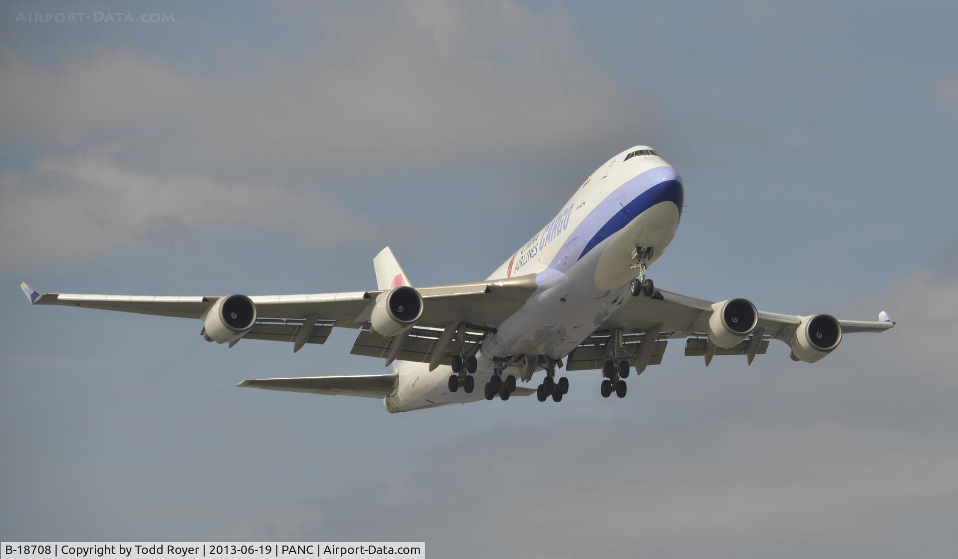 B-18708, 2001 Boeing 747-409F/SCD C/N 30765, Landing at Anchorage