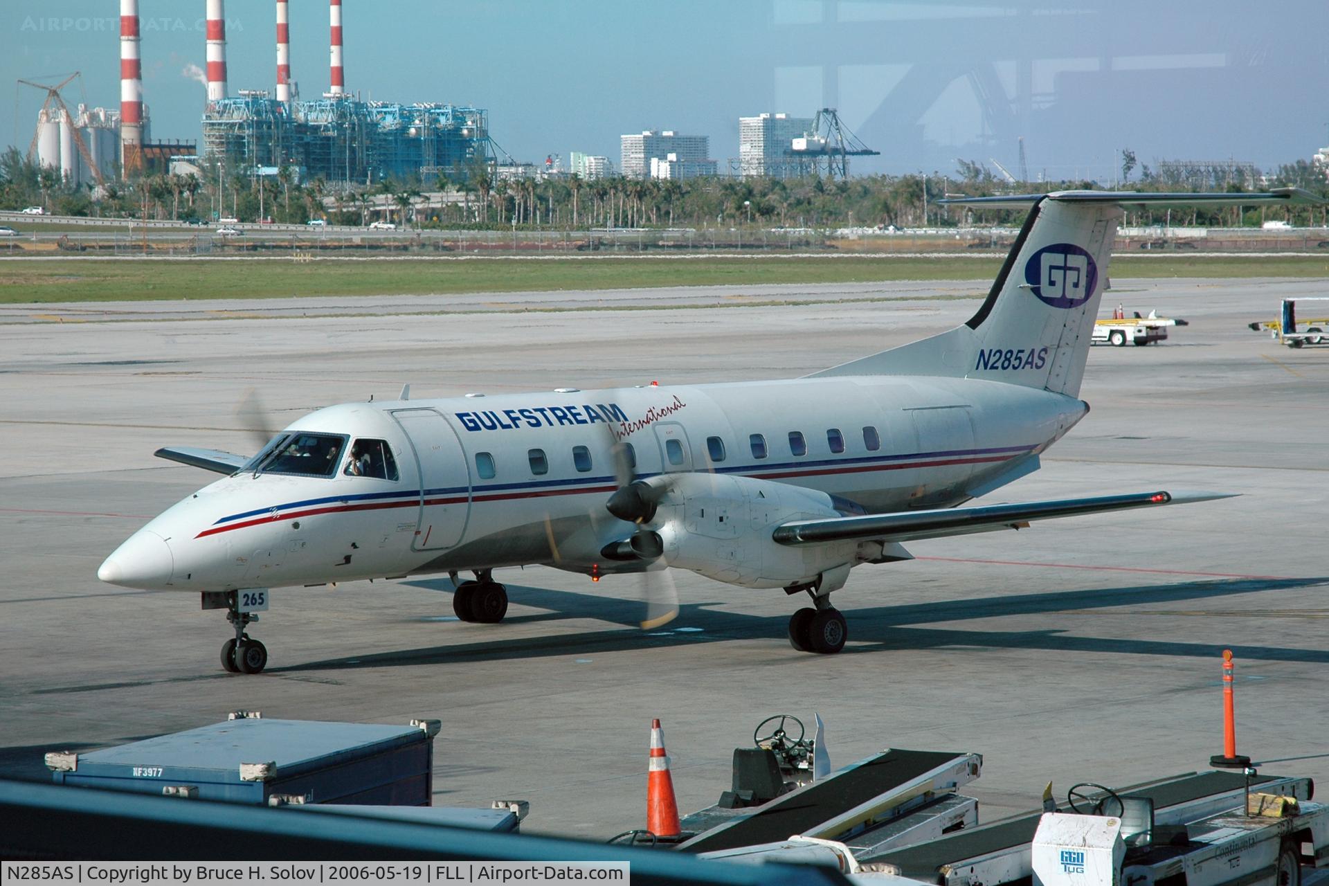 N285AS, 1992 Embraer EMB-120ER Brasilia C/N 120.265, at the gate on tarmac