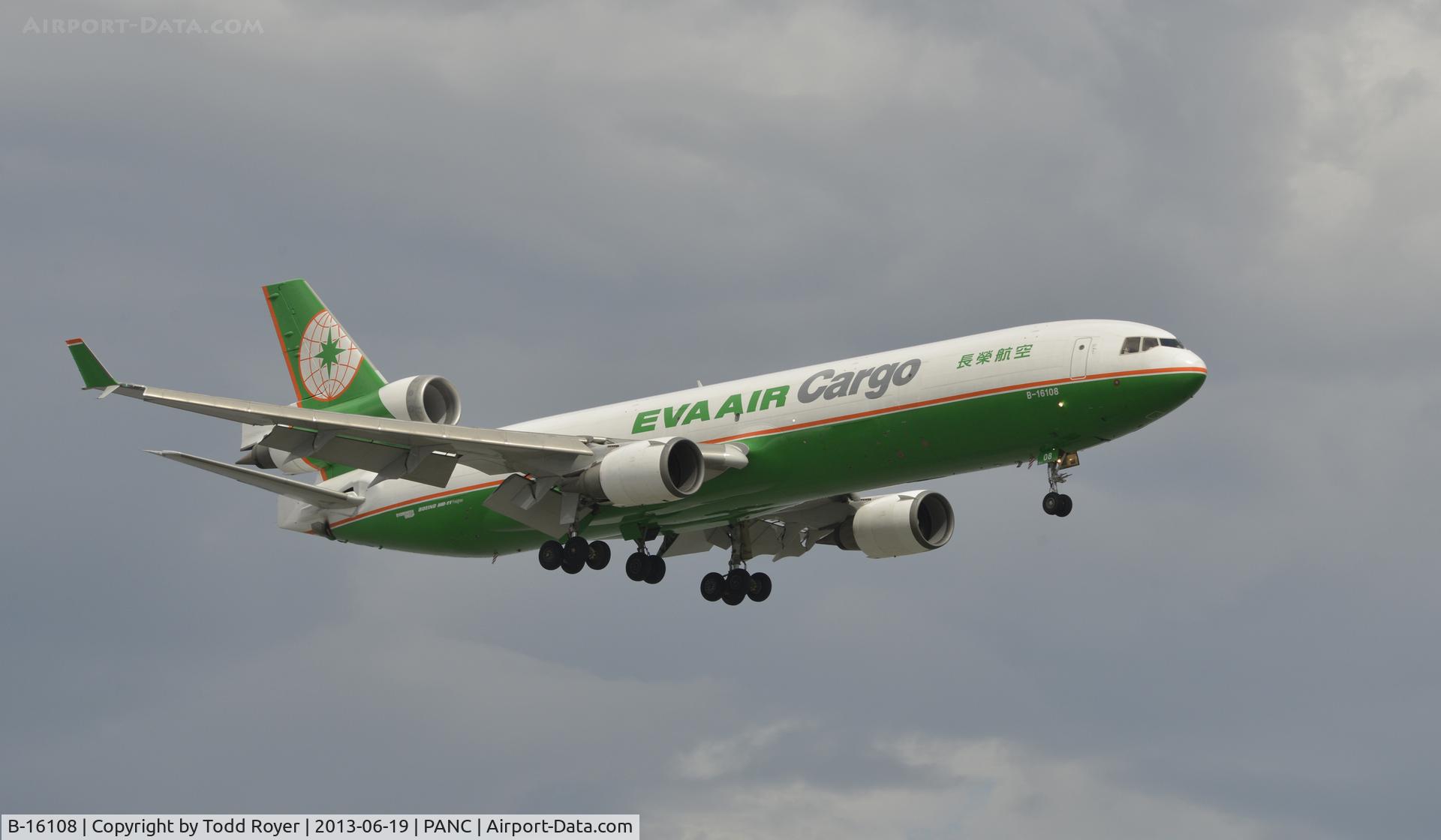 B-16108, 1997 McDonnell Douglas MD-11F C/N 48778, Arriving at Anchorage