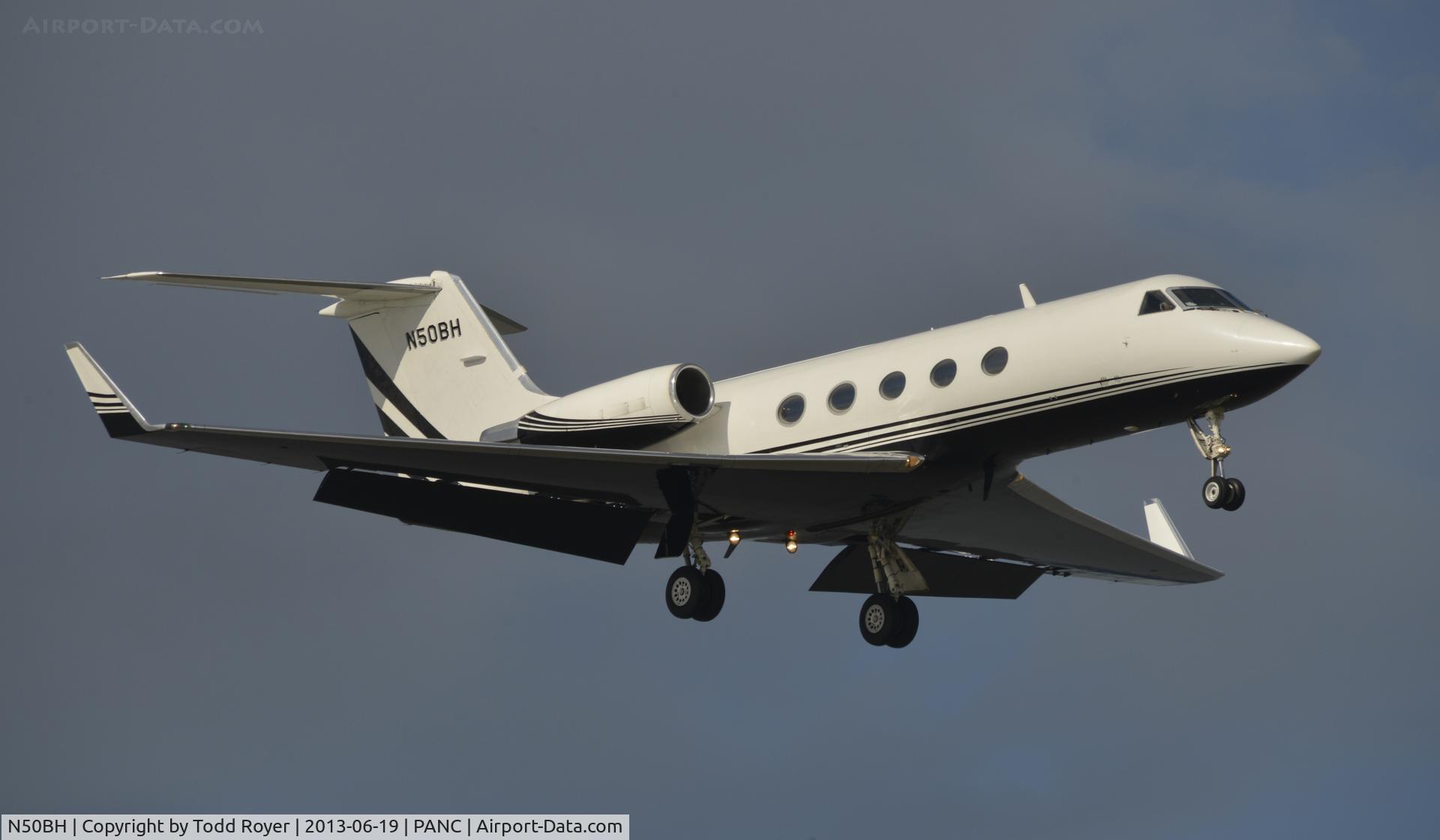 N50BH, 1982 Gulfstream American G-1159A Gulfstream III C/N 359, Arriving at Anchorage