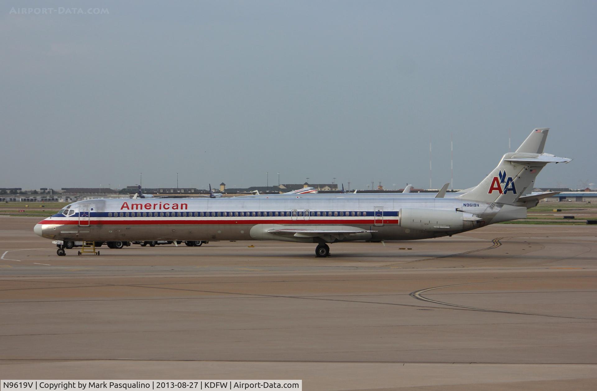 N9619V, 1997 McDonnell Douglas MD-83 (DC-9-83) C/N 53566, MD-83