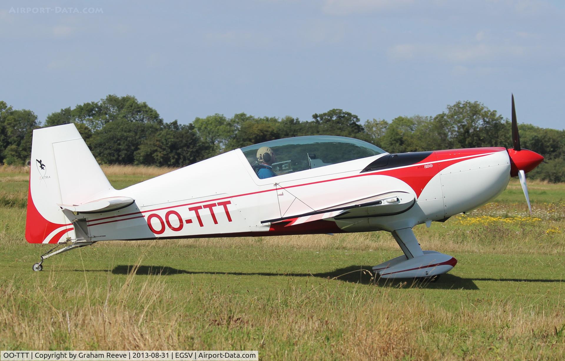 OO-TTT, 2009 Extra EA-300/200 C/N 1042, Just landed.