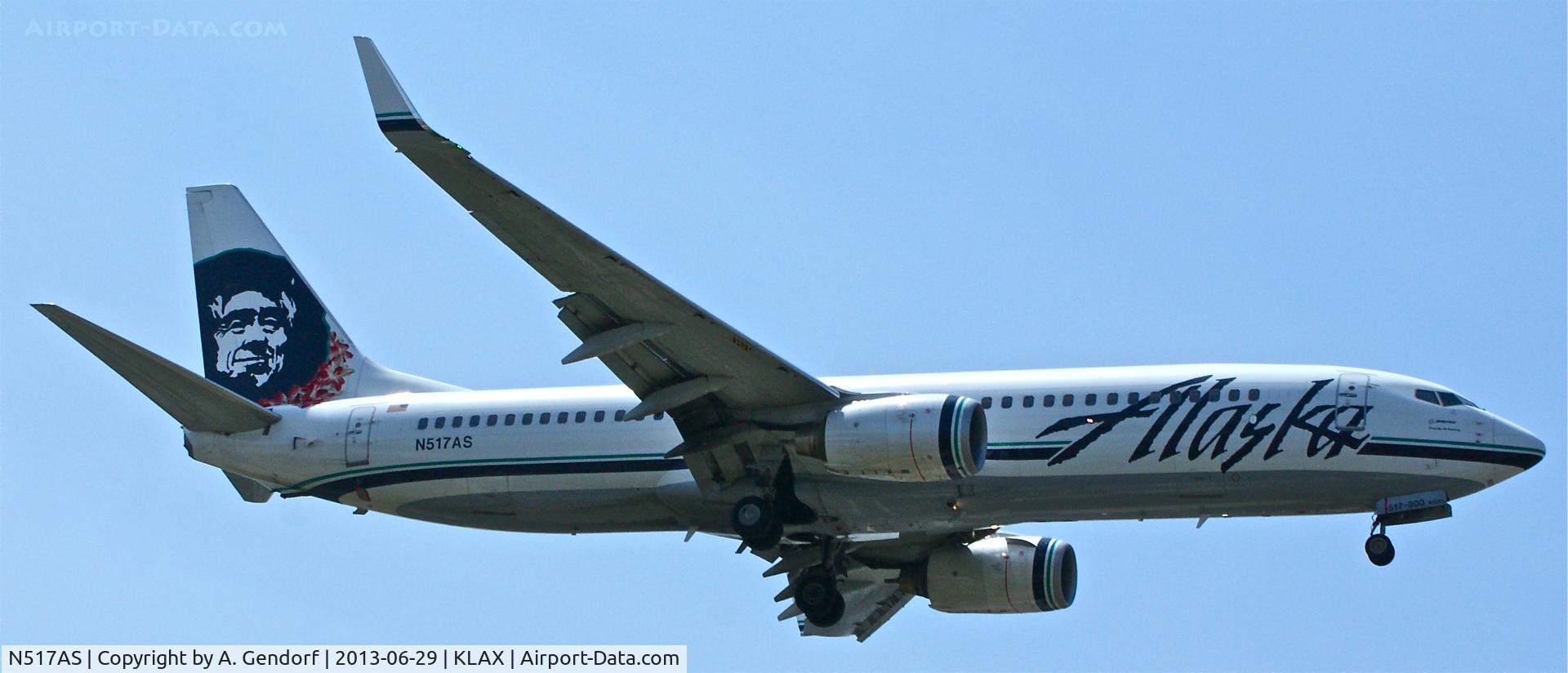 N517AS, 2008 Boeing 737-890 C/N 35197, Alaska Airlines, seen here on short finals at Los Angeles Int´l(KLAX)
