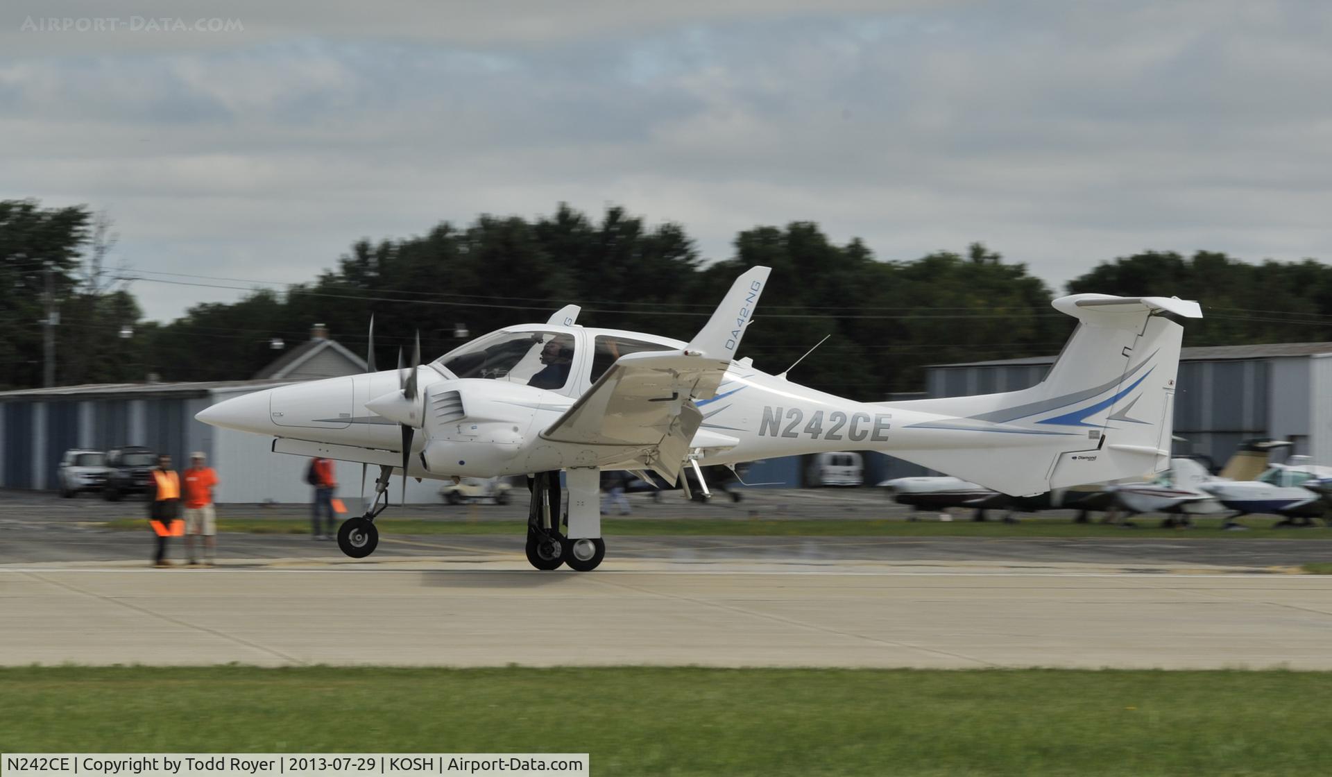 N242CE, 2012 Diamond DA42-NG Diamond Star C/N 42.NC004, Airventure 2013