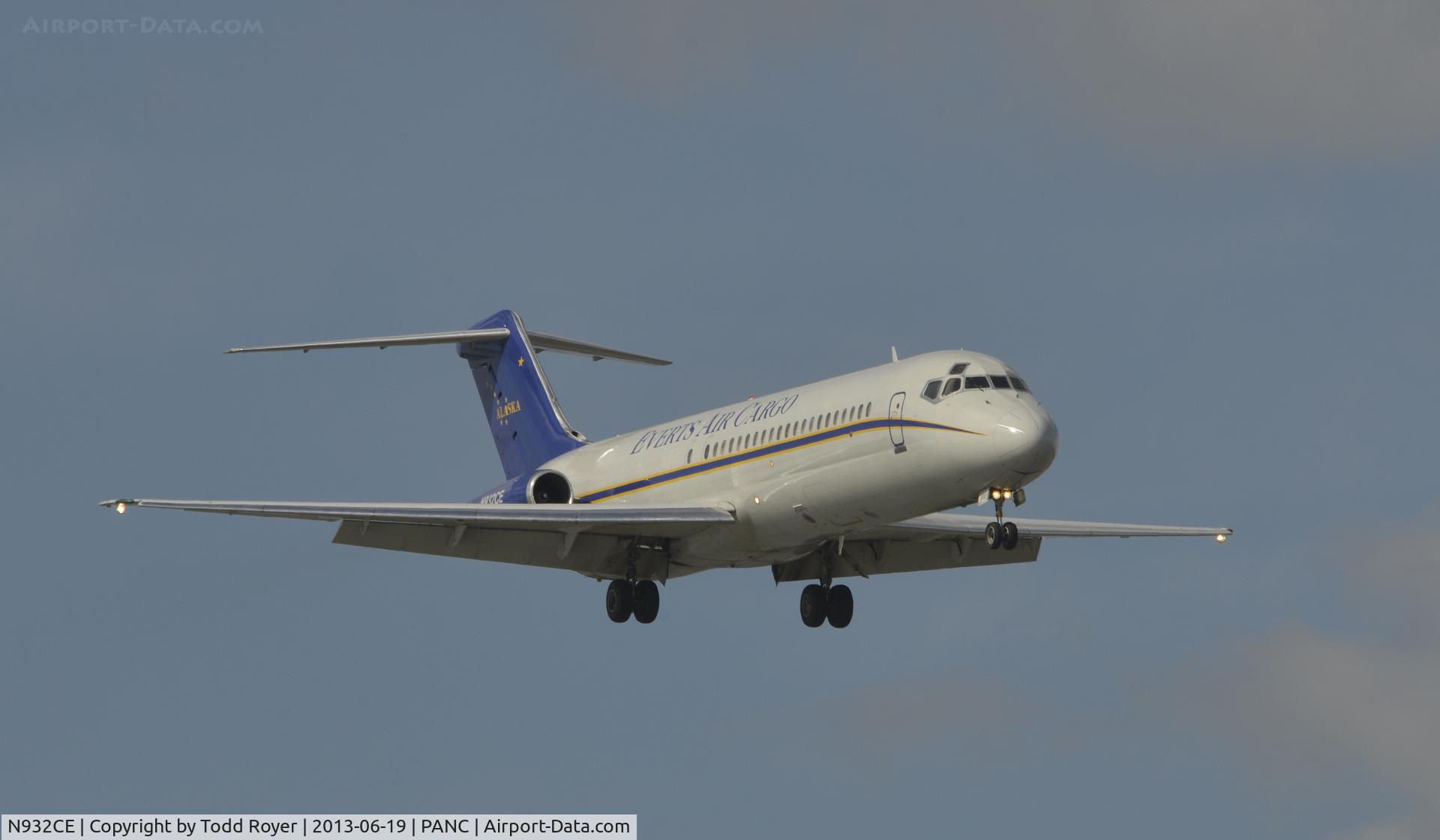 N932CE, 1970 Douglas DC-9-33F C/N 47465, Arriving at Anchorage