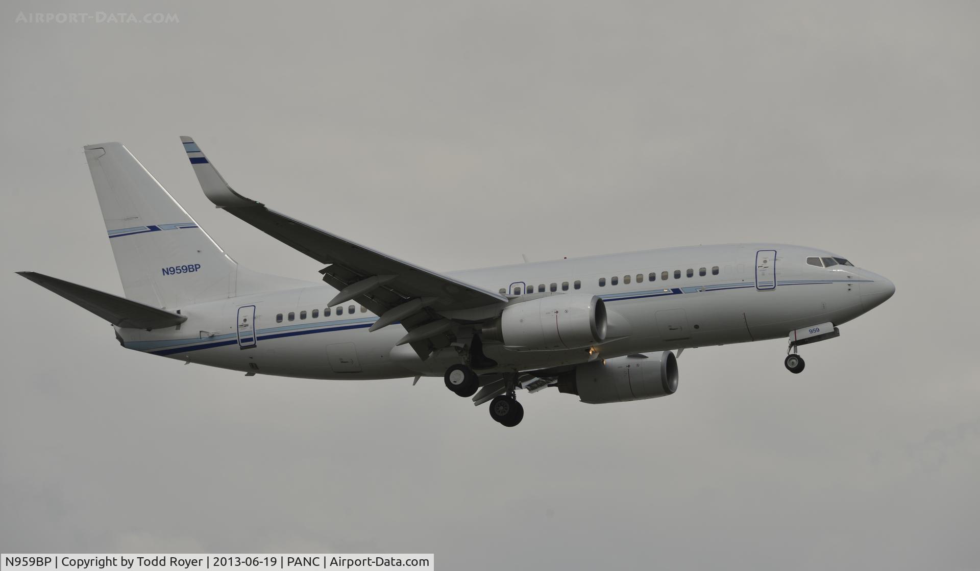 N959BP, 2008 Boeing 737-7BD C/N 36720, Arriving at Anchorage
