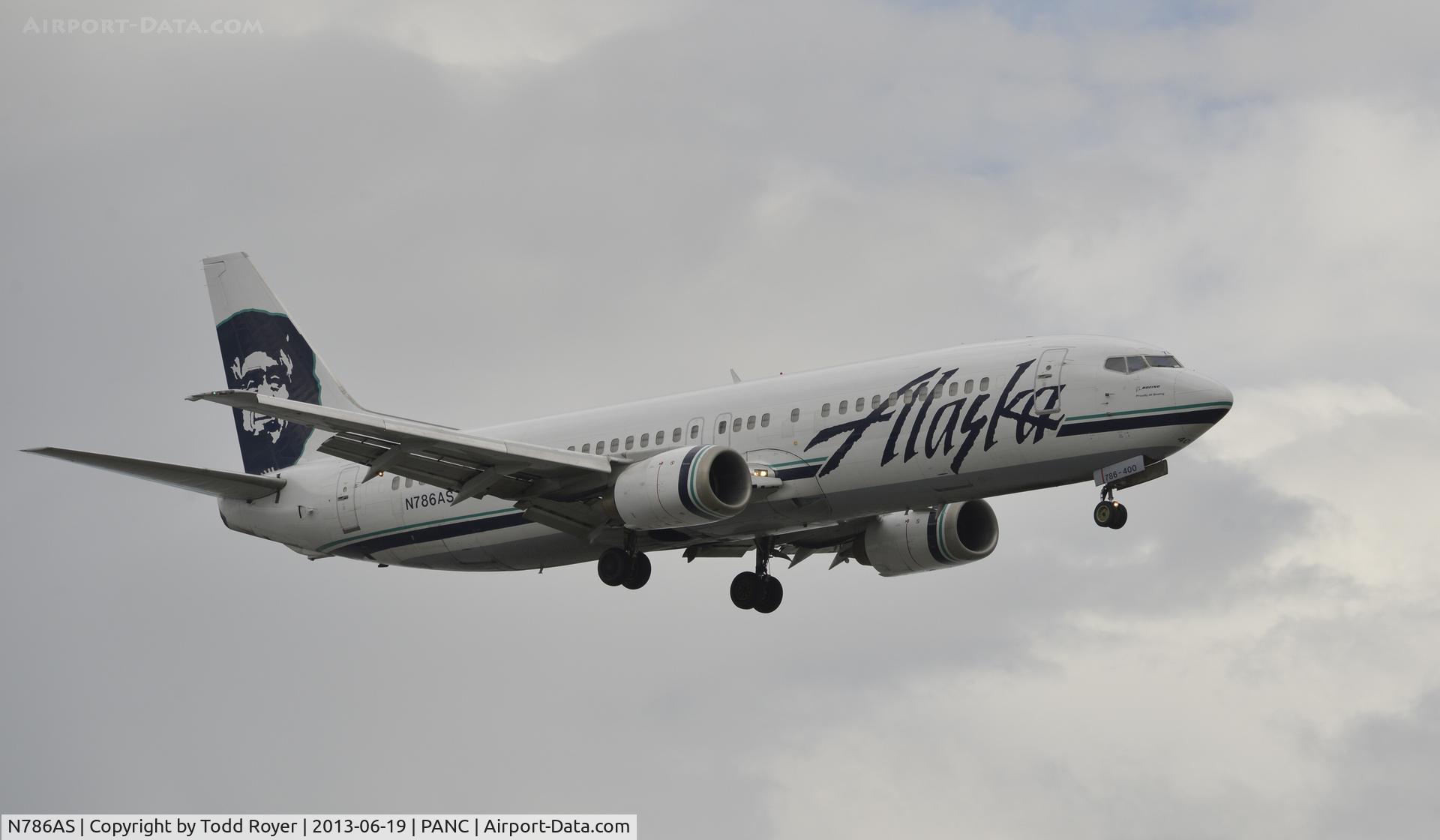 N786AS, 1990 Boeing 737-4S3 C/N 24795, Arriving at Anchorage