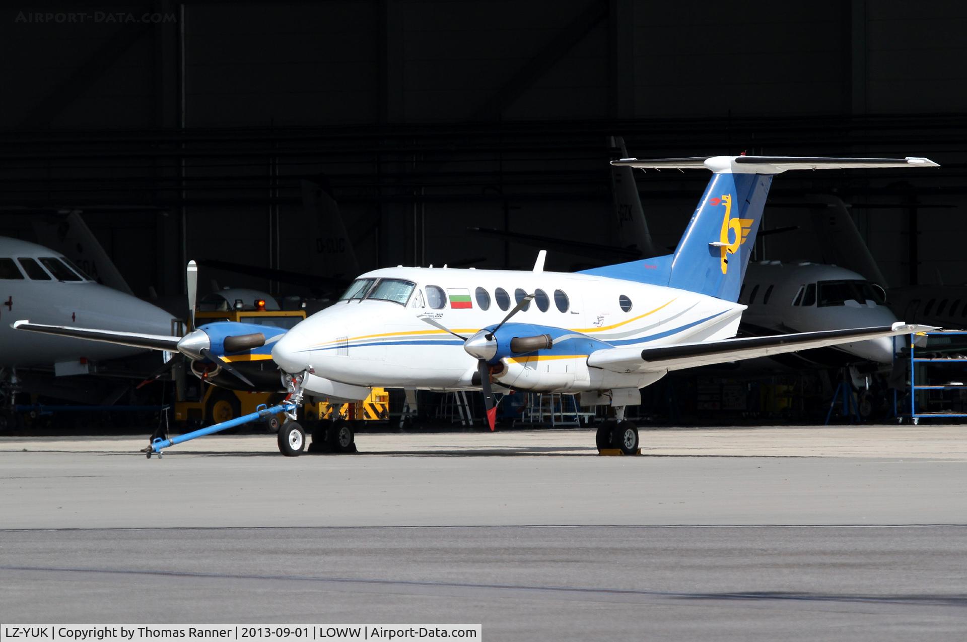 LZ-YUK, 1975 Beech 200 Super King Air C/N BB-82, Air Lazur King Air 200