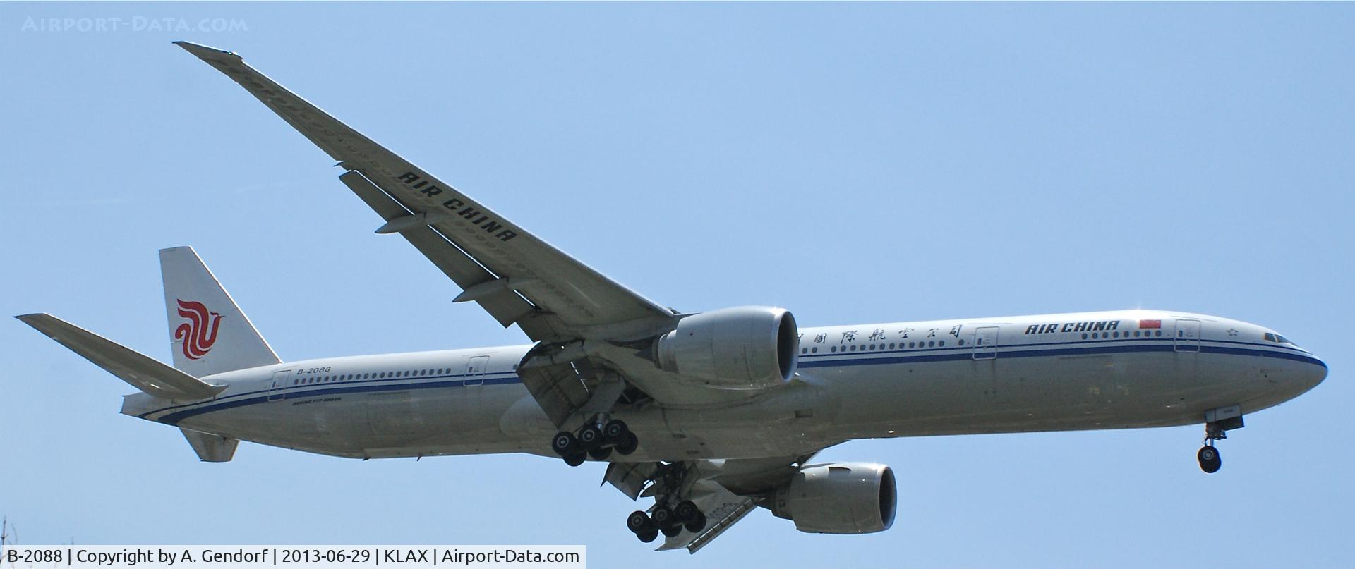 B-2088, 2011 Boeing 777-39L/ER C/N 38668, Air China, seen here landing at Los Angeles Int´l(KLAX), bound from Peking(ZBAA)