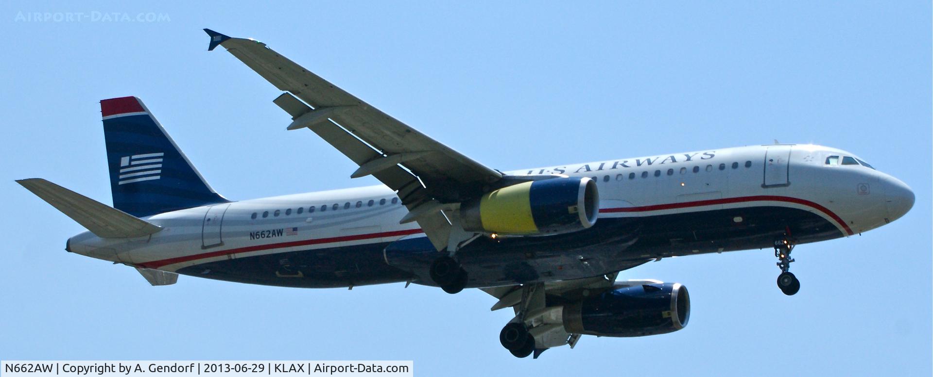 N662AW, 2000 Airbus A320-232 C/N 1274, US Airways, is approaching Los Angeles Int´l(KLAX)