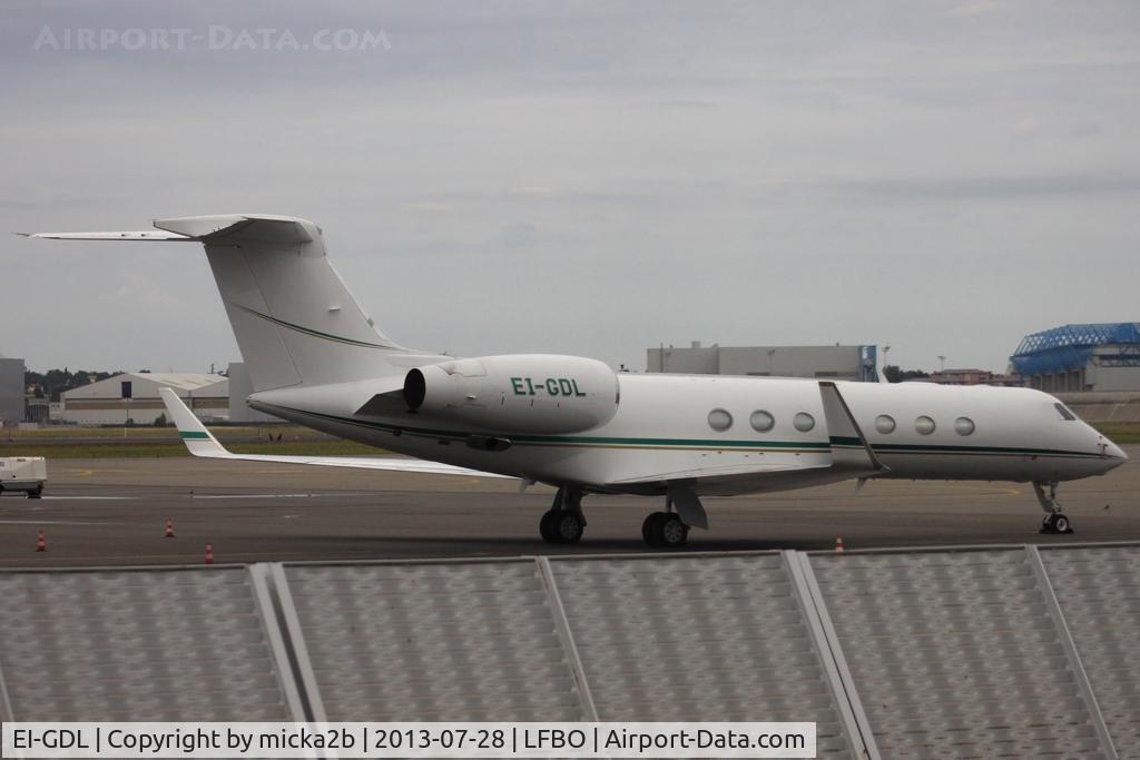 EI-GDL, 2005 Gulfstream Aerospace GV-SP (G550) C/N 5068, Parked