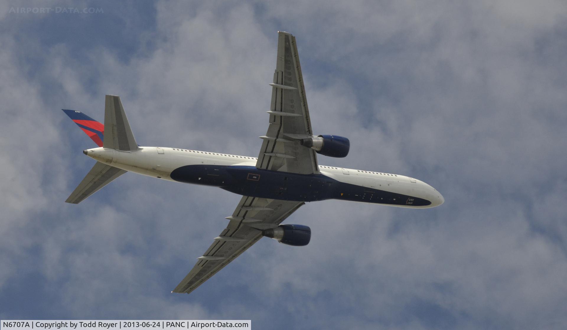 N6707A, 2000 Boeing 757-232 C/N 30395, Departing Anchorage