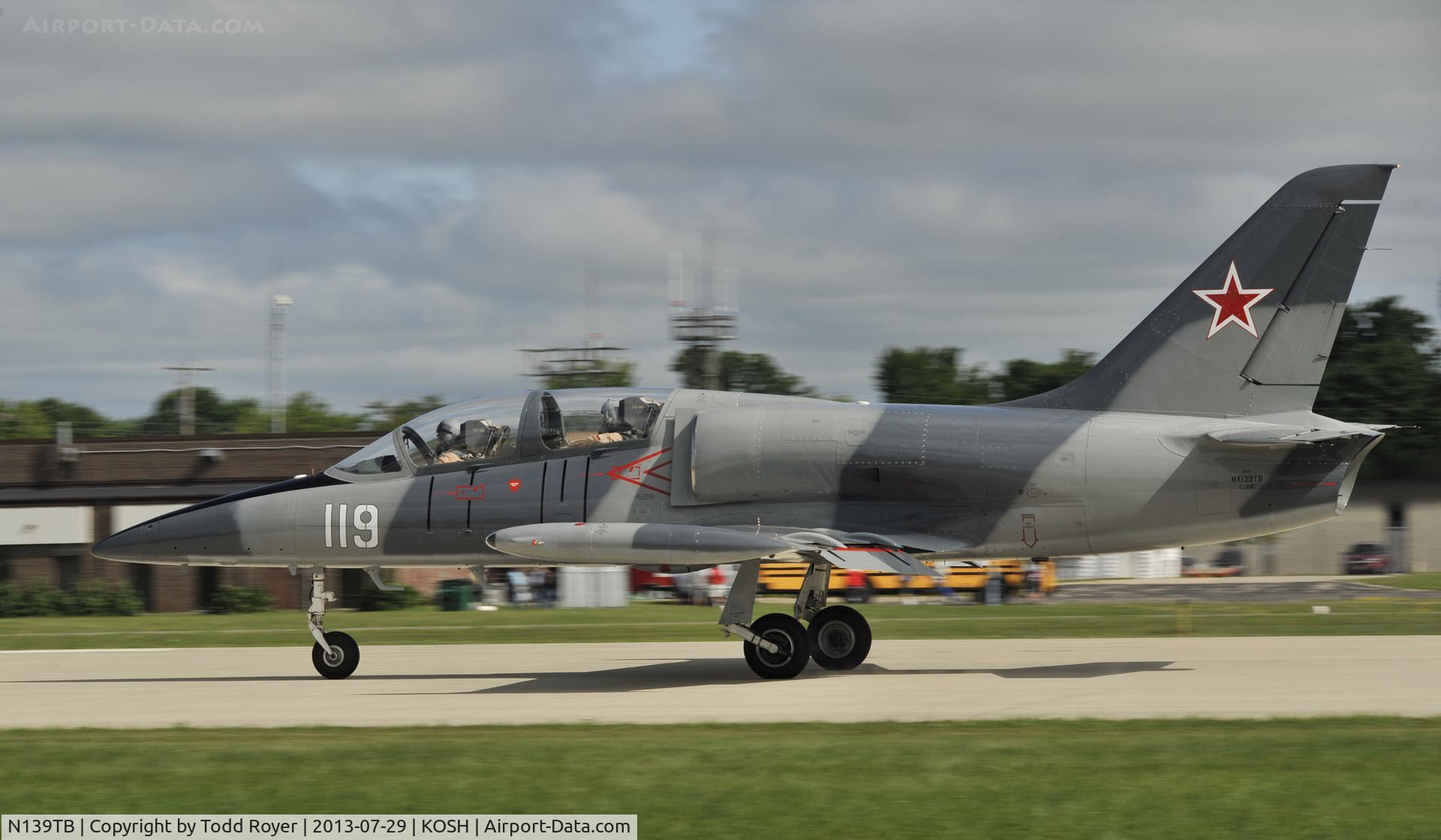 N139TB, 1984 Aero L-39 Albatros C/N 432919, Airventure 2013