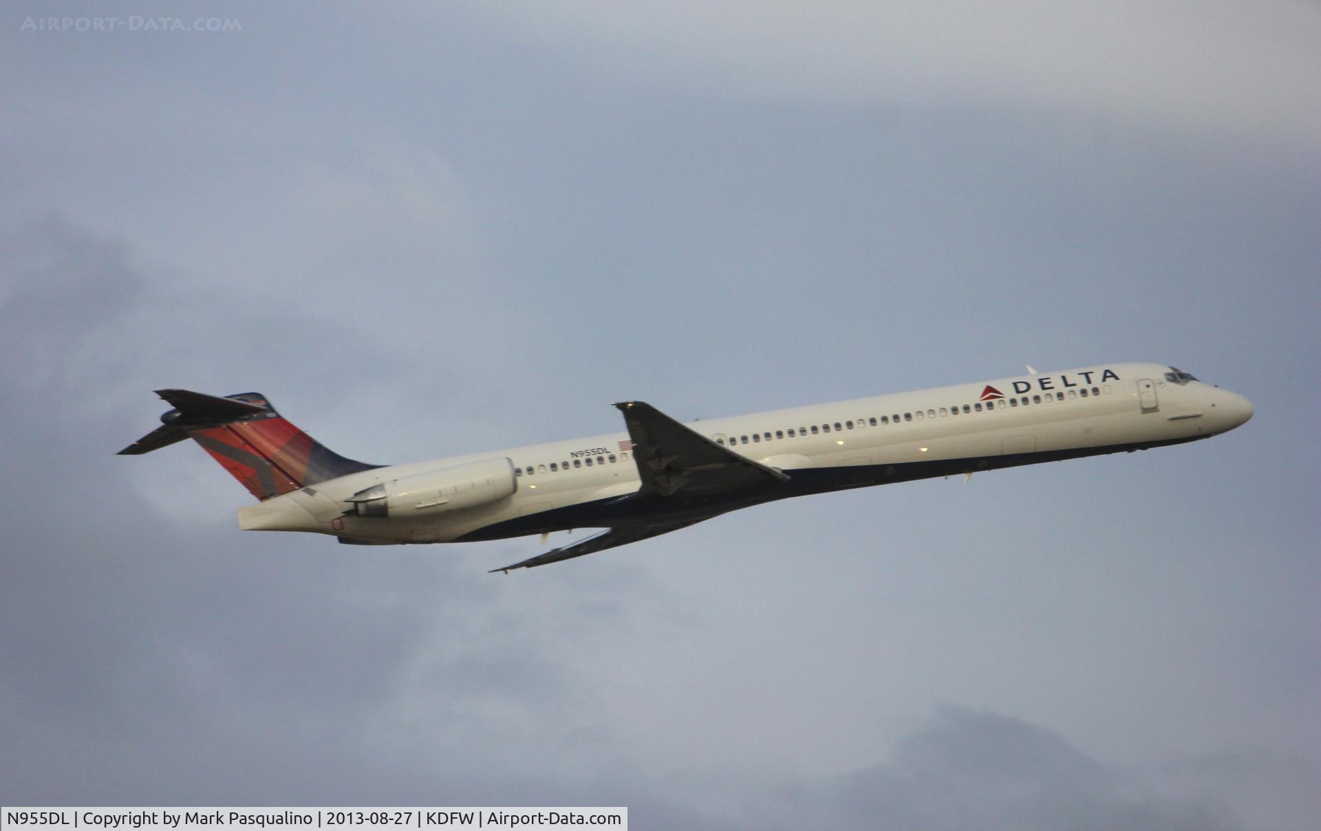 N955DL, 1990 McDonnell Douglas MD-88 C/N 49886, MD-88