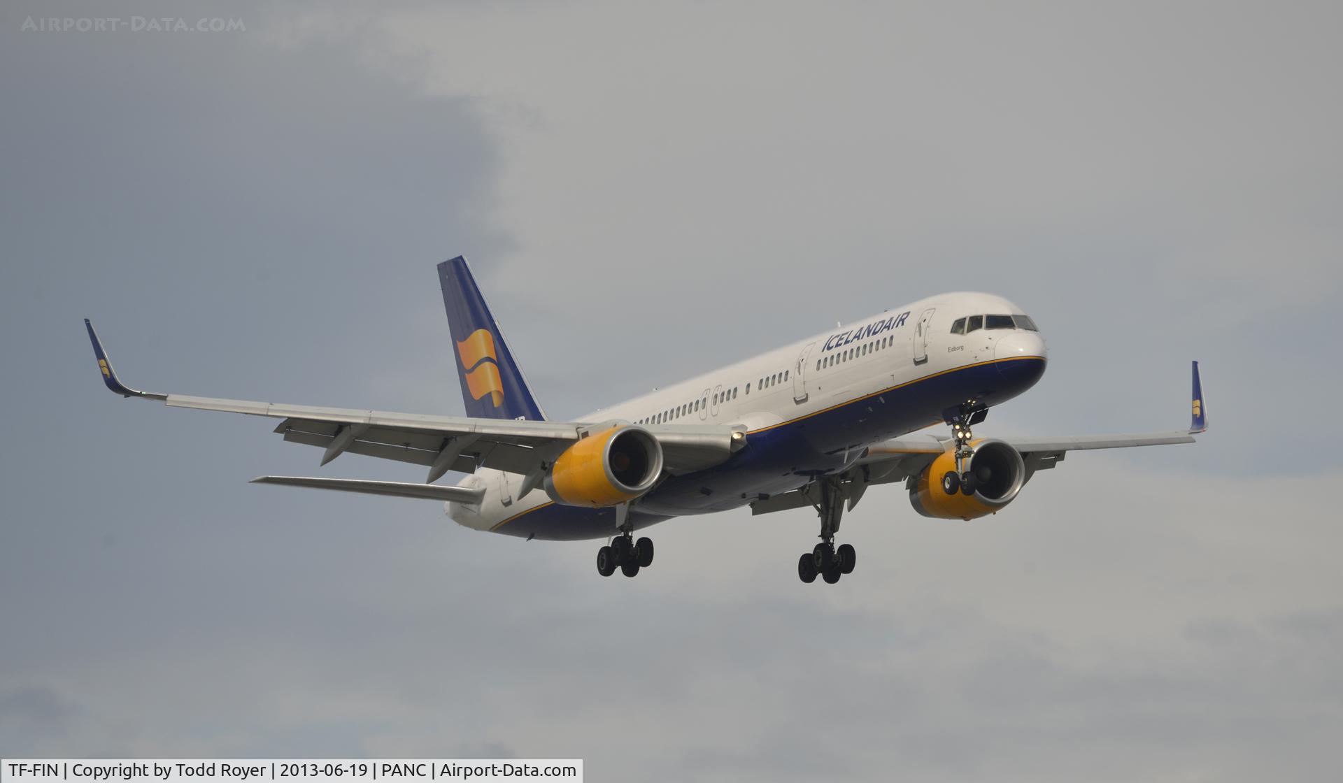 TF-FIN, 1997 Boeing 757-208 C/N 28989, Arriving at Anchorage