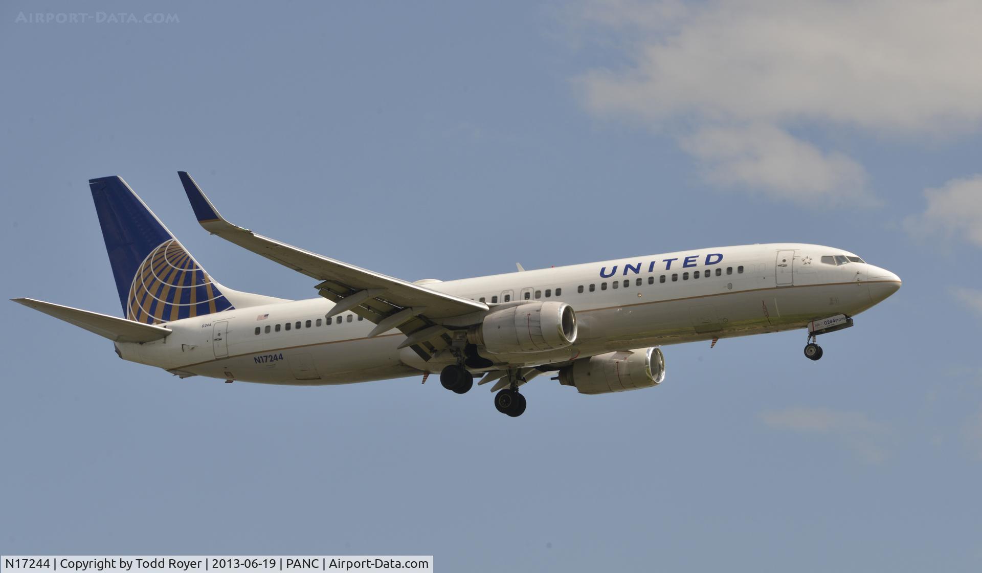 N17244, 1999 Boeing 737-824 C/N 28954, Arriving at Anchorage
