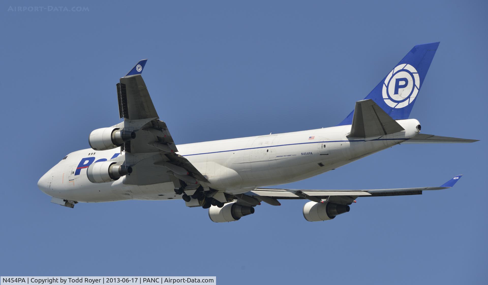 N454PA, 2002 Boeing 747-46NF C/N 30812, Departing Anchorage