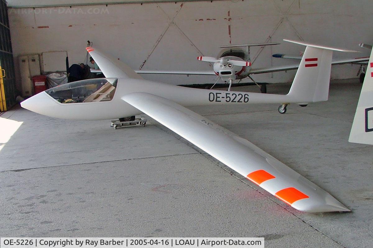 OE-5226, 1979 Grob G-102 Astir CS Jeans C/N 2037, Grob G-102 Astir CS Jeans [2037] Stockerau~OE 16/04/2005