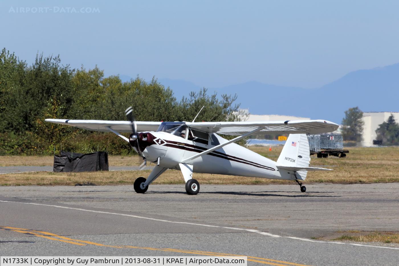 N1733K, 1946 Luscombe 8E Silvaire C/N 4460, Just landed