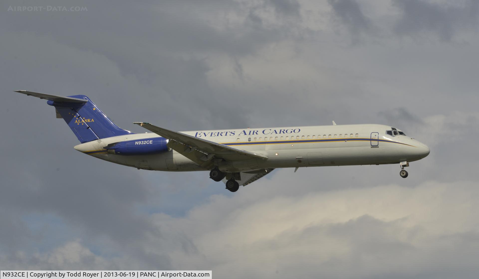 N932CE, 1970 Douglas DC-9-33F C/N 47465, Arriving at Anchorage