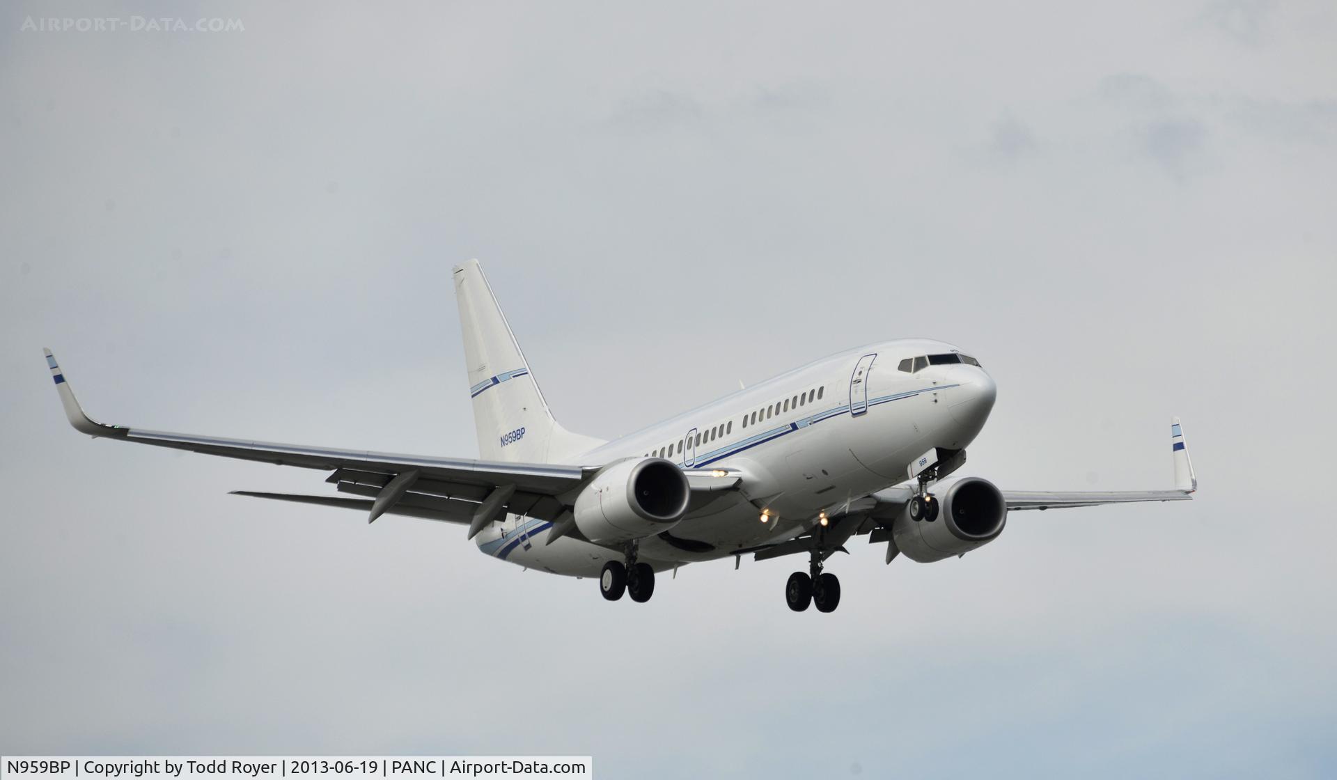 N959BP, 2008 Boeing 737-7BD C/N 36720, Arriving at Anchorage