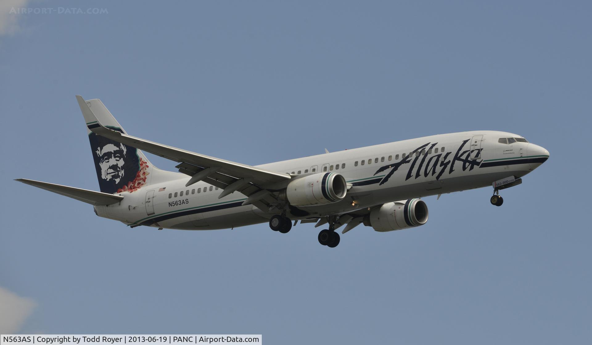 N563AS, 2006 Boeing 737-890 C/N 35180, Arriving at Anchorage