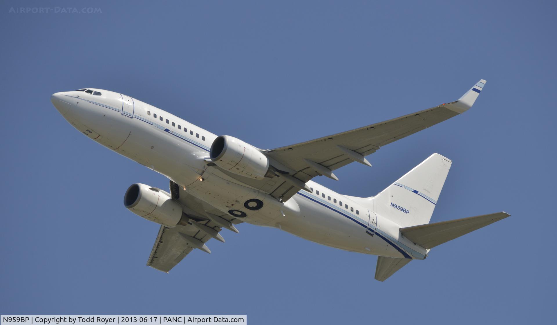 N959BP, 2008 Boeing 737-7BD C/N 36720, Departing Anchorage